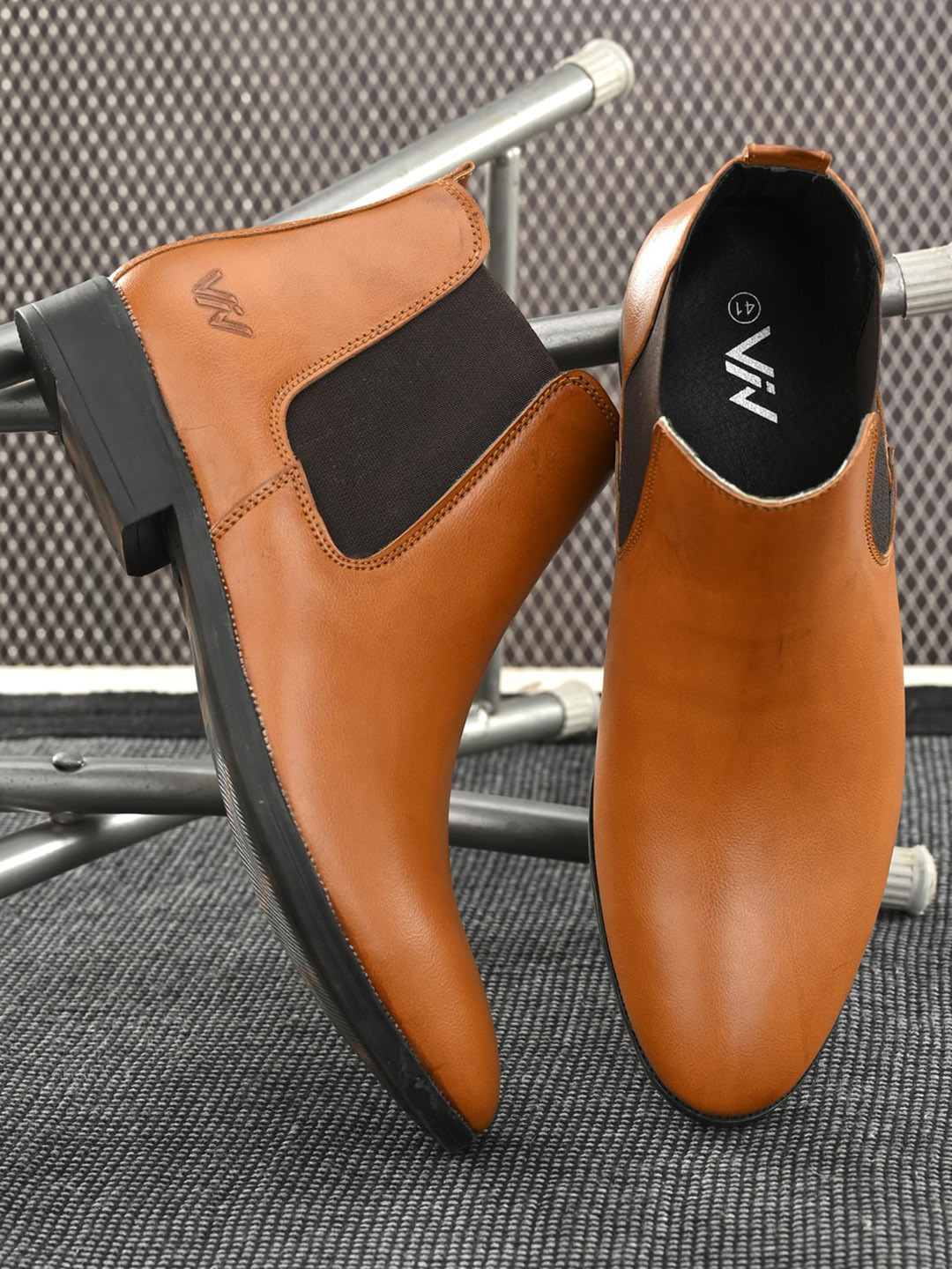 VIV Men Mid-Top Chelsea boot