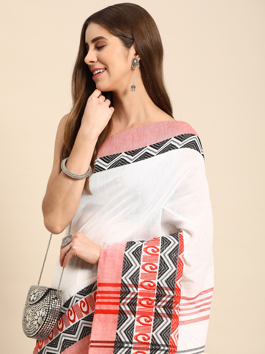 DESH BIDESH Woven Self Design Pure Cotton Saree