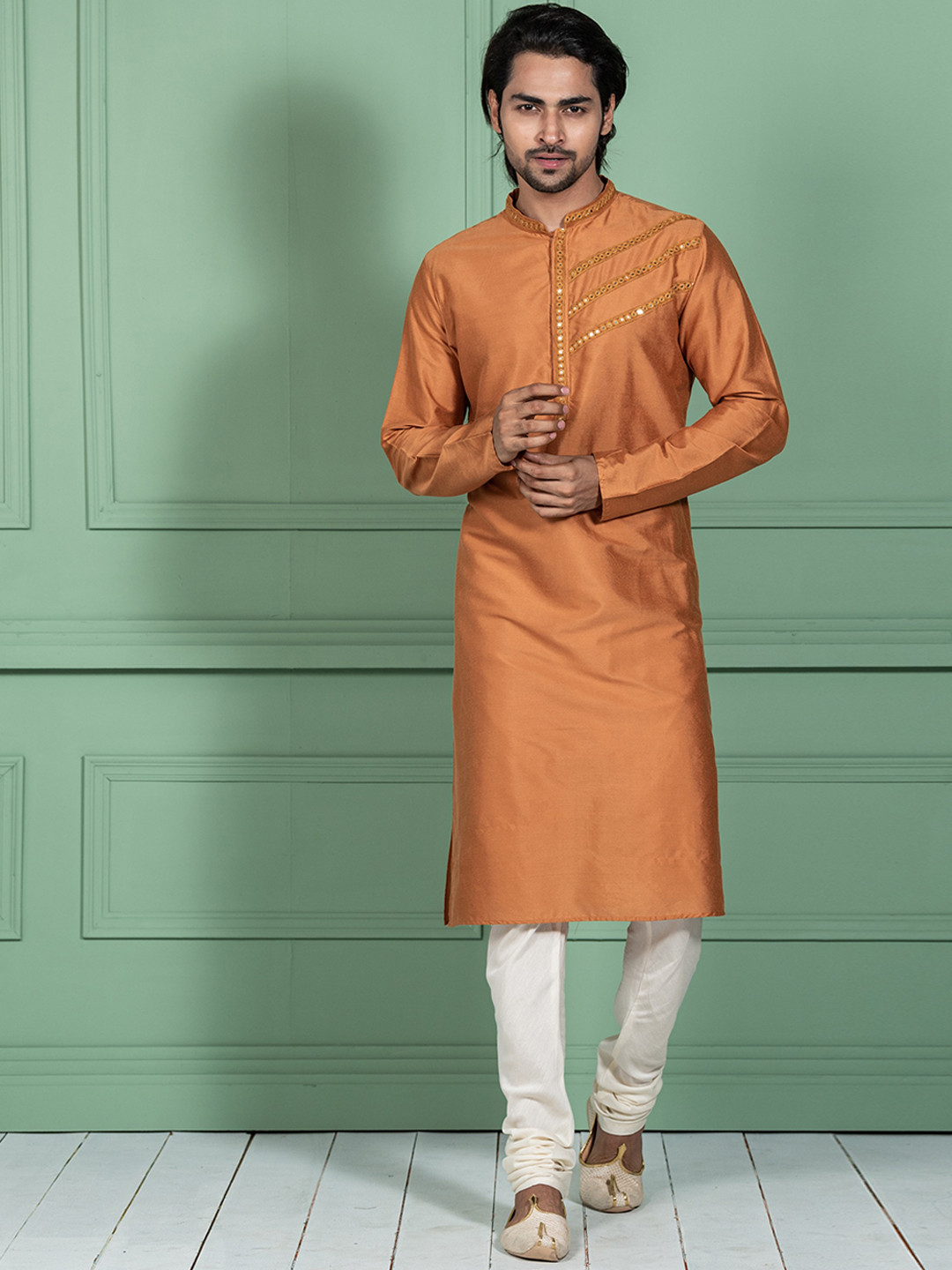 KISAH Embellished Mirror Work Mandarin Collar Straight Kurta