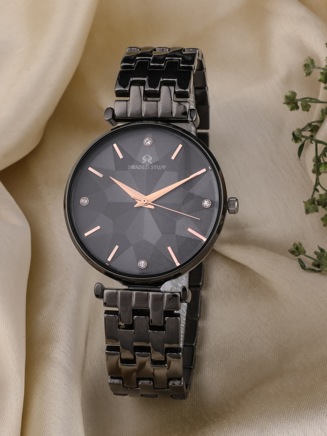 SWADESI STUFF Printed Dial & Stainless Steel Bracelet Style Straps Analogue Watch SF0503
