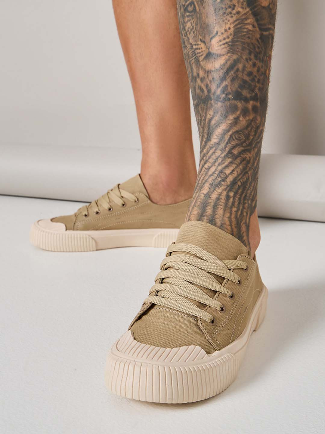 Styli Men Solid Canvas Regular Sneakers