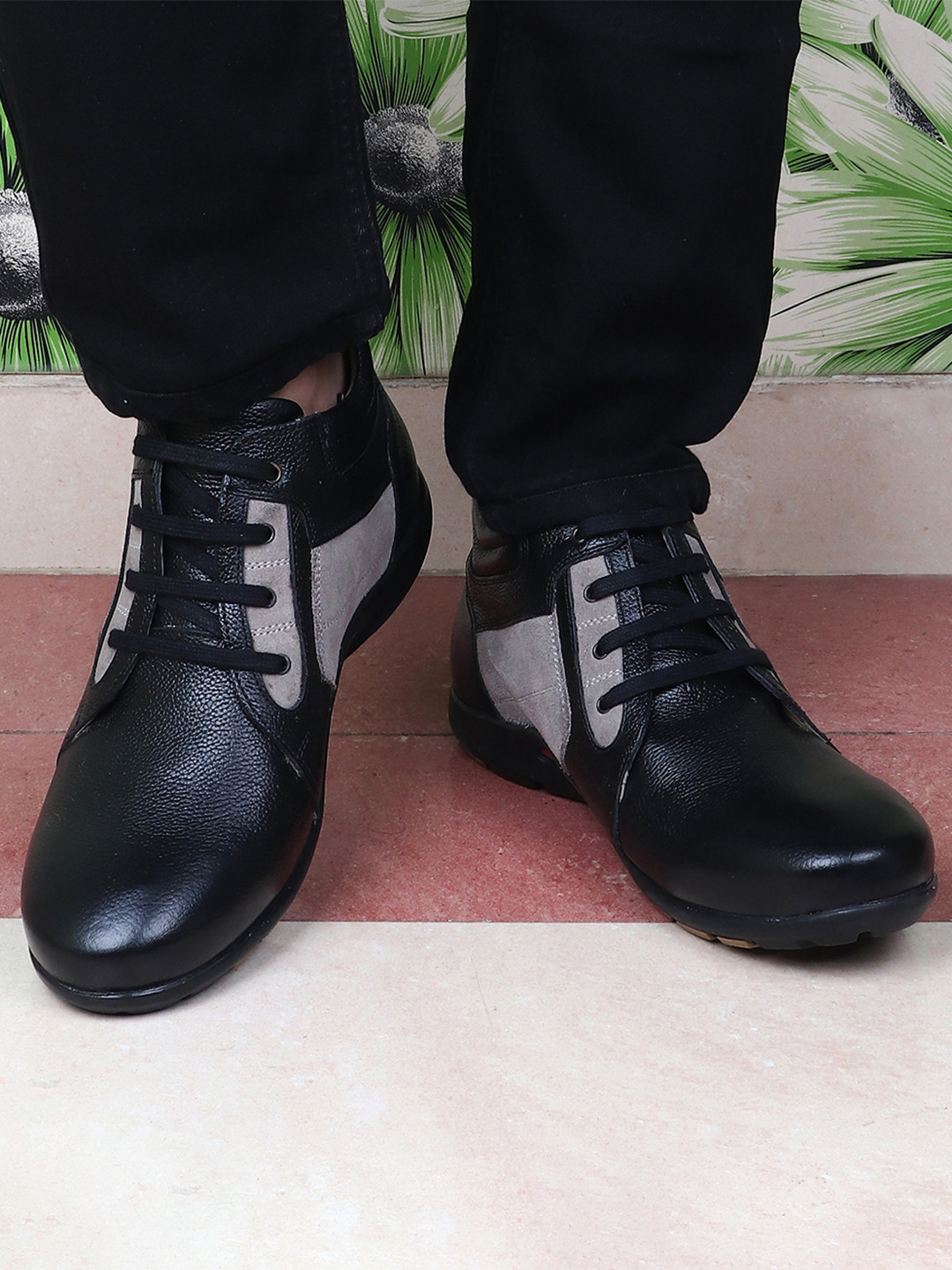 Red Chief Men Black Solid Leather Mid-Top Derbys