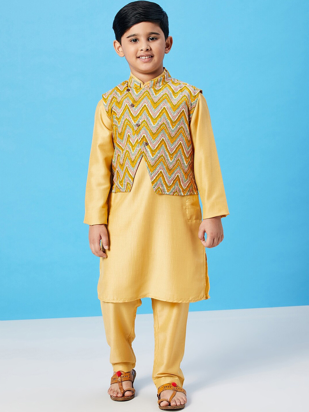 Stylo Bug Boys Mandarin Collar Regular Kurta With Pyjamas & Nehru Jacket