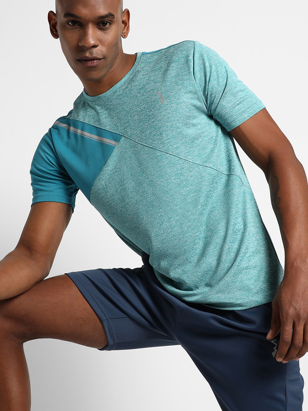 Campus Sutra Patch Work Training or Gym T-shirt