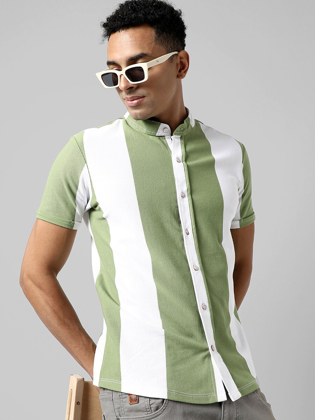 Campus Sutra Classic Fit Vertical Striped Cotton Casual Shirt