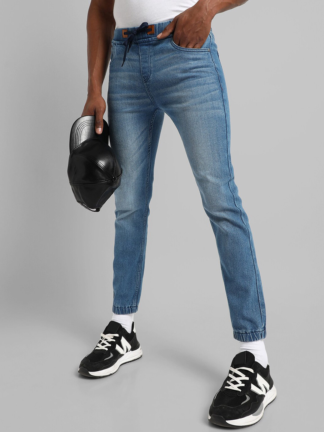 Campus Sutra Men Smart Heavy Fade Mid-Rise Stretchable Jeans