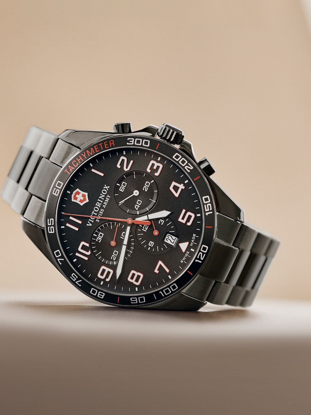 Victorinox Men Dial & Stainless Steel Bracelet Style Straps Analogue Watch 241890