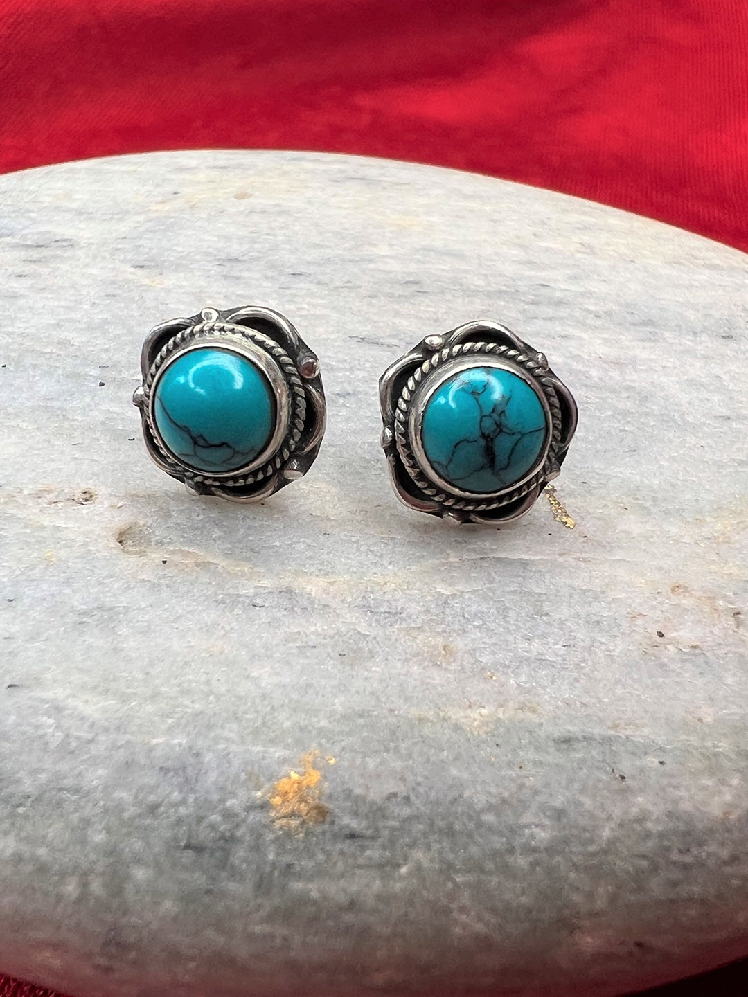 Arte Jewels Silver-Plated Circular Stud Earrings