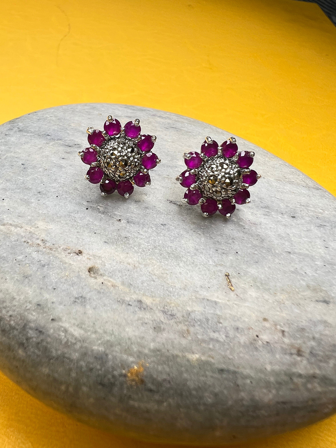 Arte Jewels Floral Silver Studs Earrings