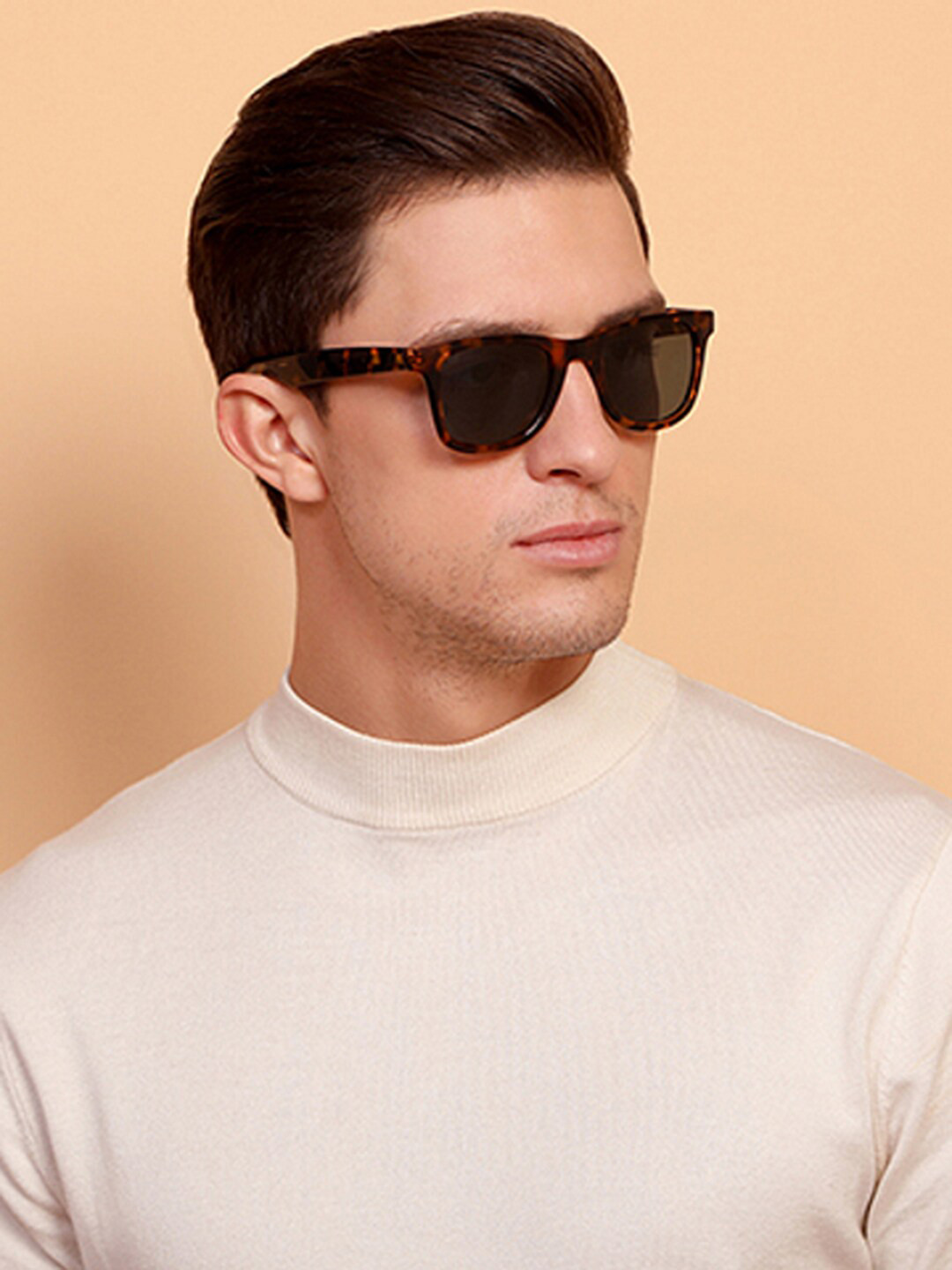 Vincent Chase by Lenskart Adults Wayfarer Sunglasses with Polarised and UV Protected Lens 128658