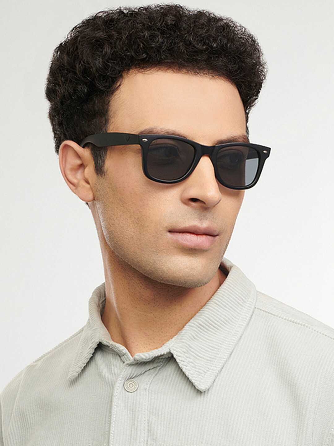 Vincent Chase by Lenskart Lens & Wayfarer Sunglasses with Polarised and UV Protected Lens 200423
