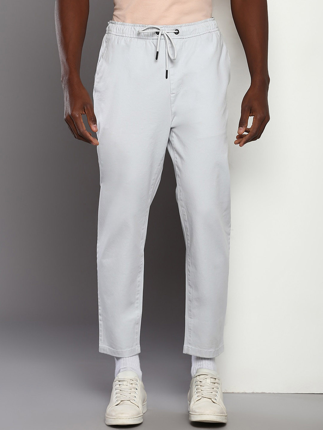 Calvin Klein Jeans Men Slim Fit Mid-Rise Cropped Casual Trousers