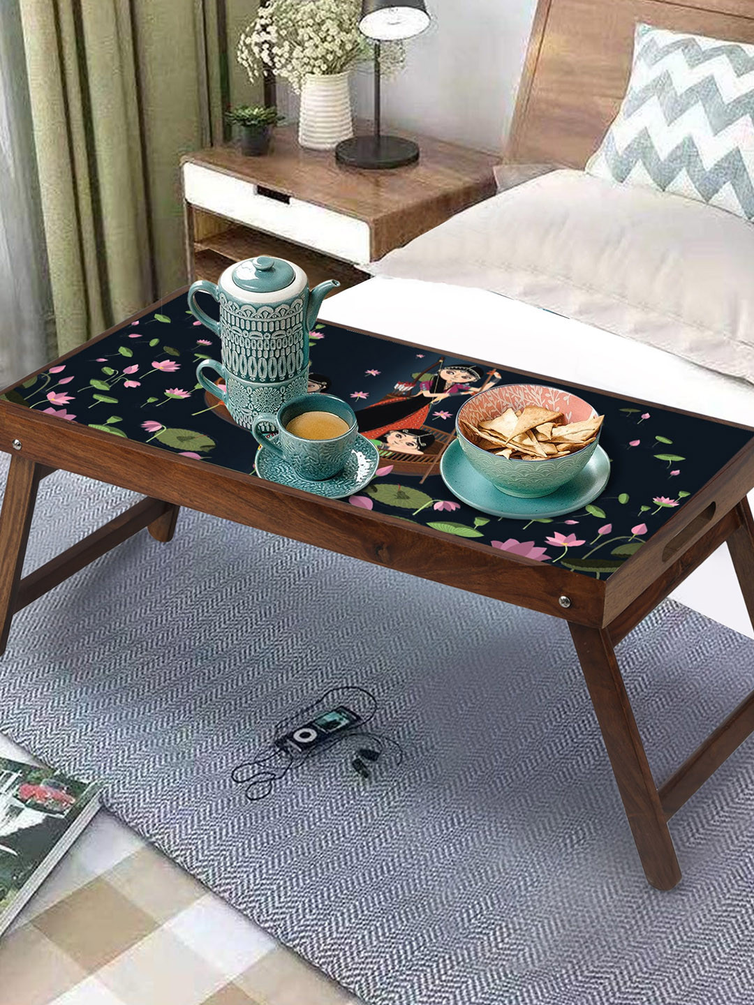 GLOBALLY INDIAN Brown & Navy Blue Printed Foldable Breakfast Table Cum Serving Tray