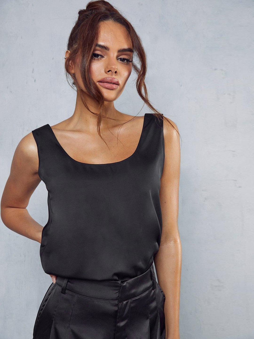 MISSPAP Scoop Neck Styled Back Top