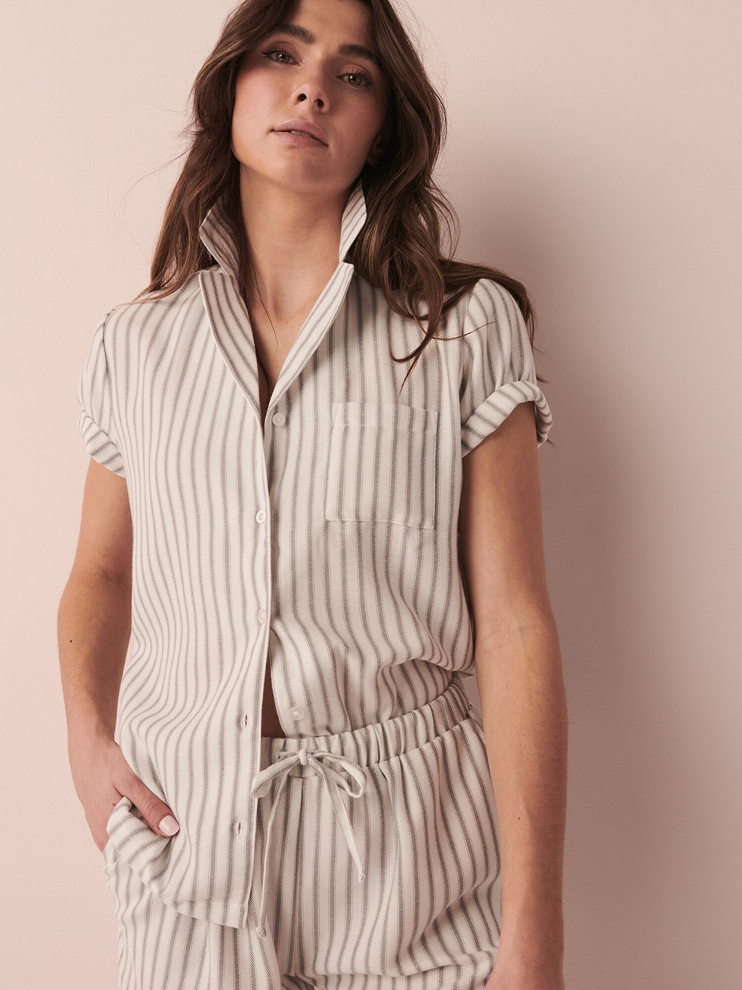 La Vie en Rose Stripes Spread Collar Casual Shirt