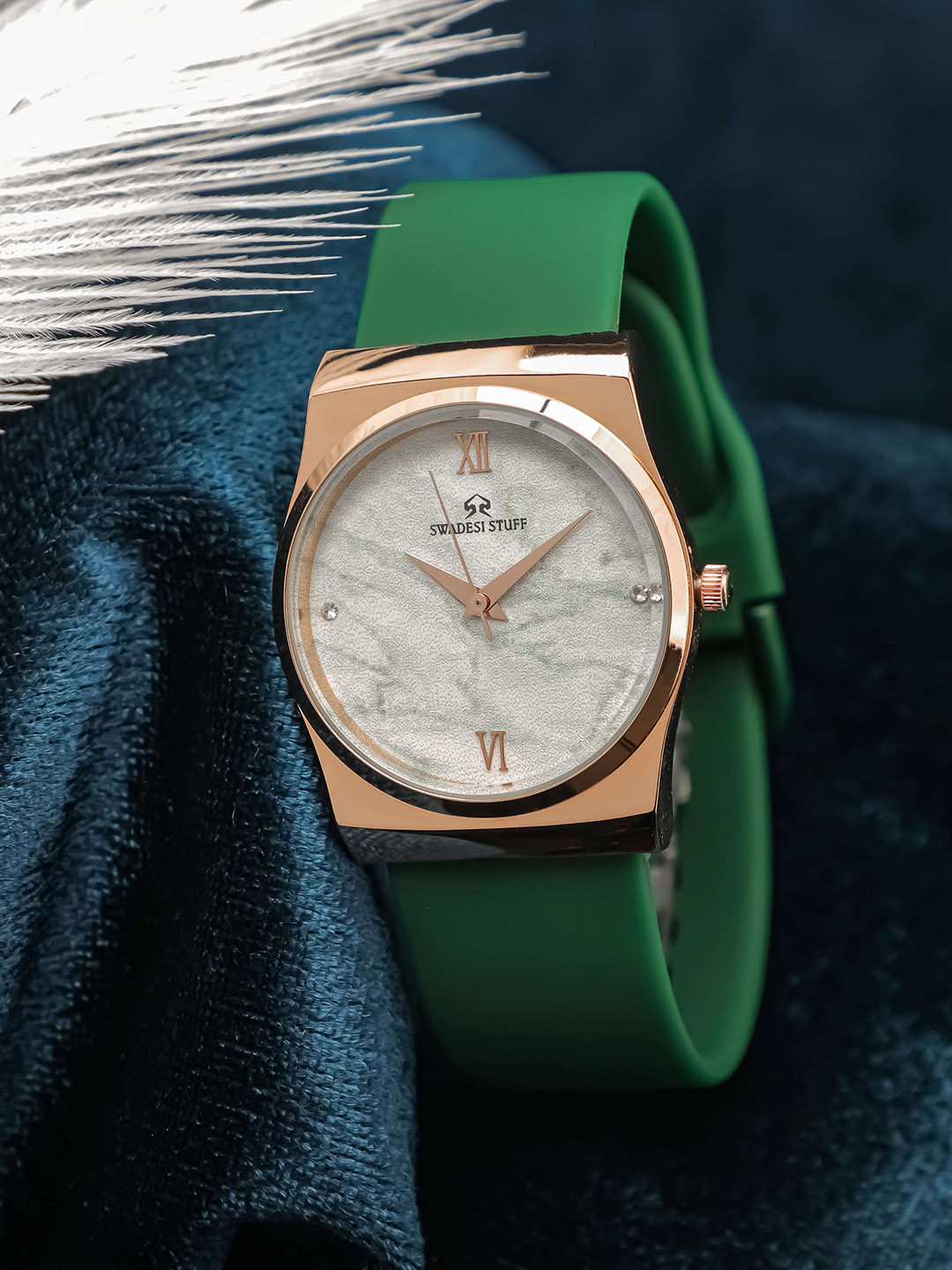 SWADESI STUFF Women Bracelet Style Straps Analogue Watch SF0514 GREEN