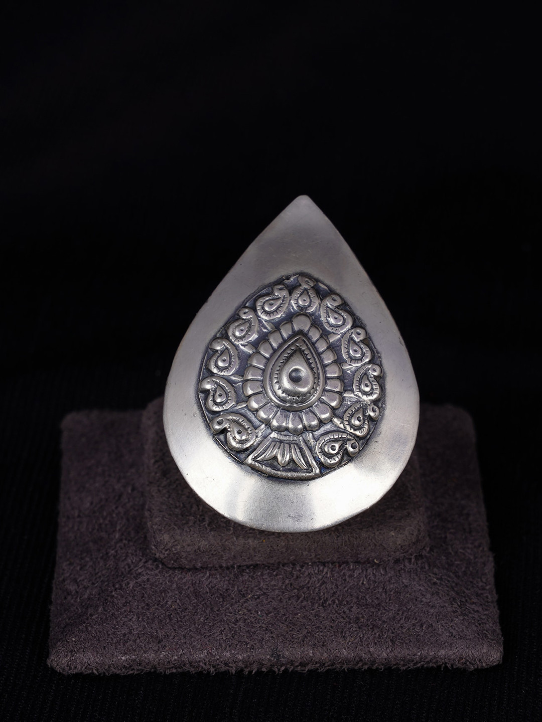 Shyle 925 Sterling Silver Oxidised Tribal Motif Finger Ring