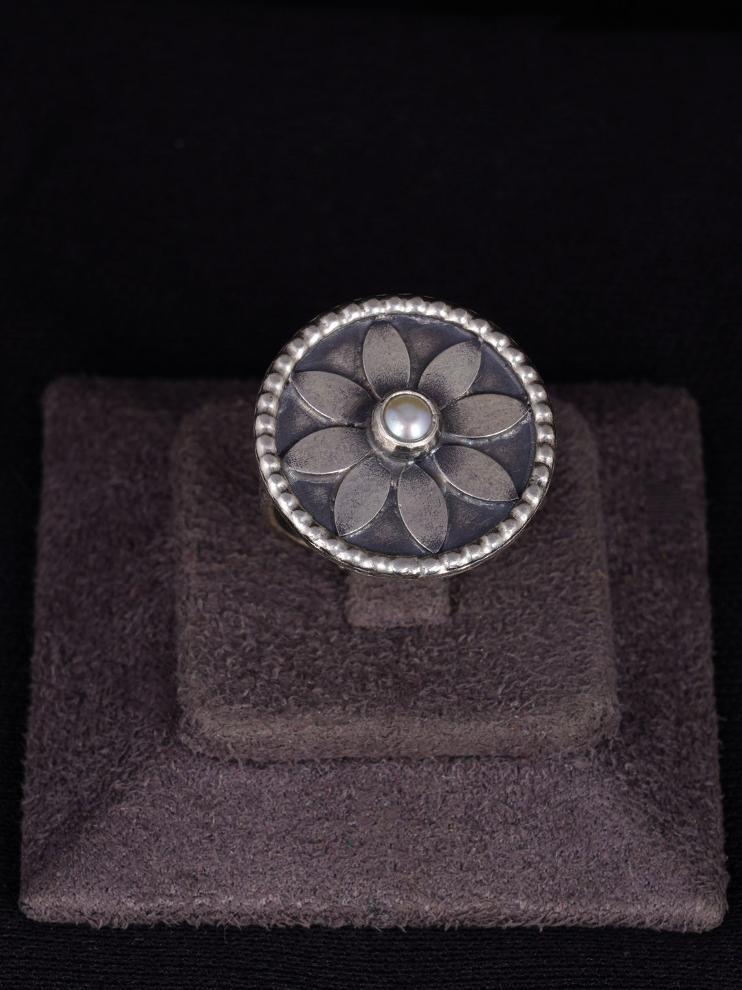 Shyle 925 Sterling Silver Flower Motif Finger Ring