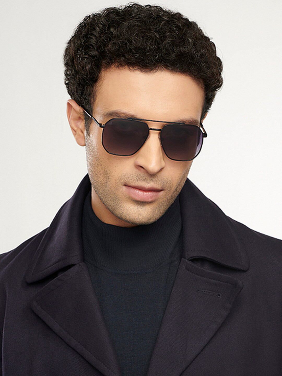 Vincent Chase by Lenskart Lens & Square Sunglasses with Polarised and UV Protected Lens 204825