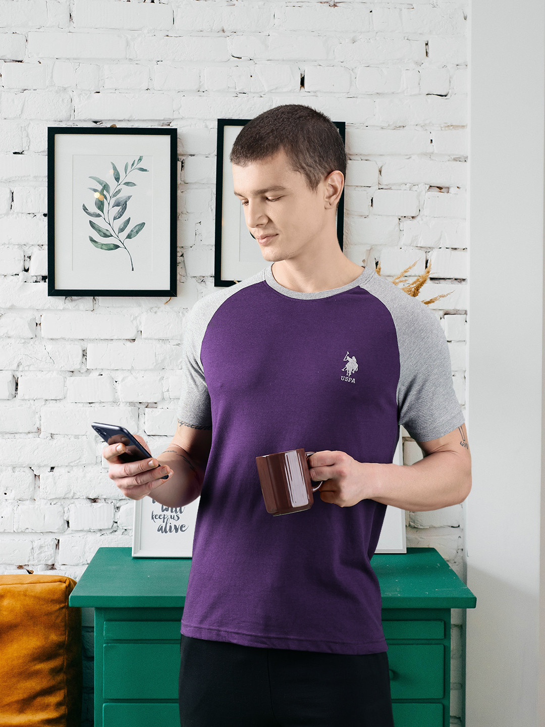 U.S. Polo Assn. Men Colourblocked Raglan Sleeves Lounge T-shirt