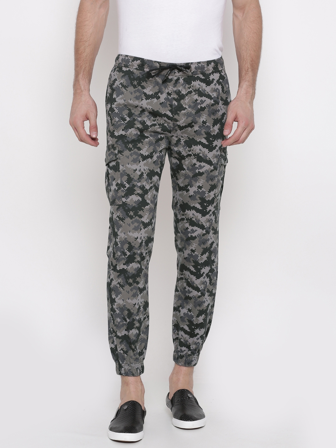 Army track sale pants myntra