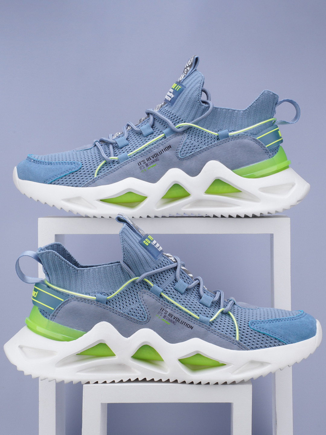 Atom Men Woven Design Sneakers