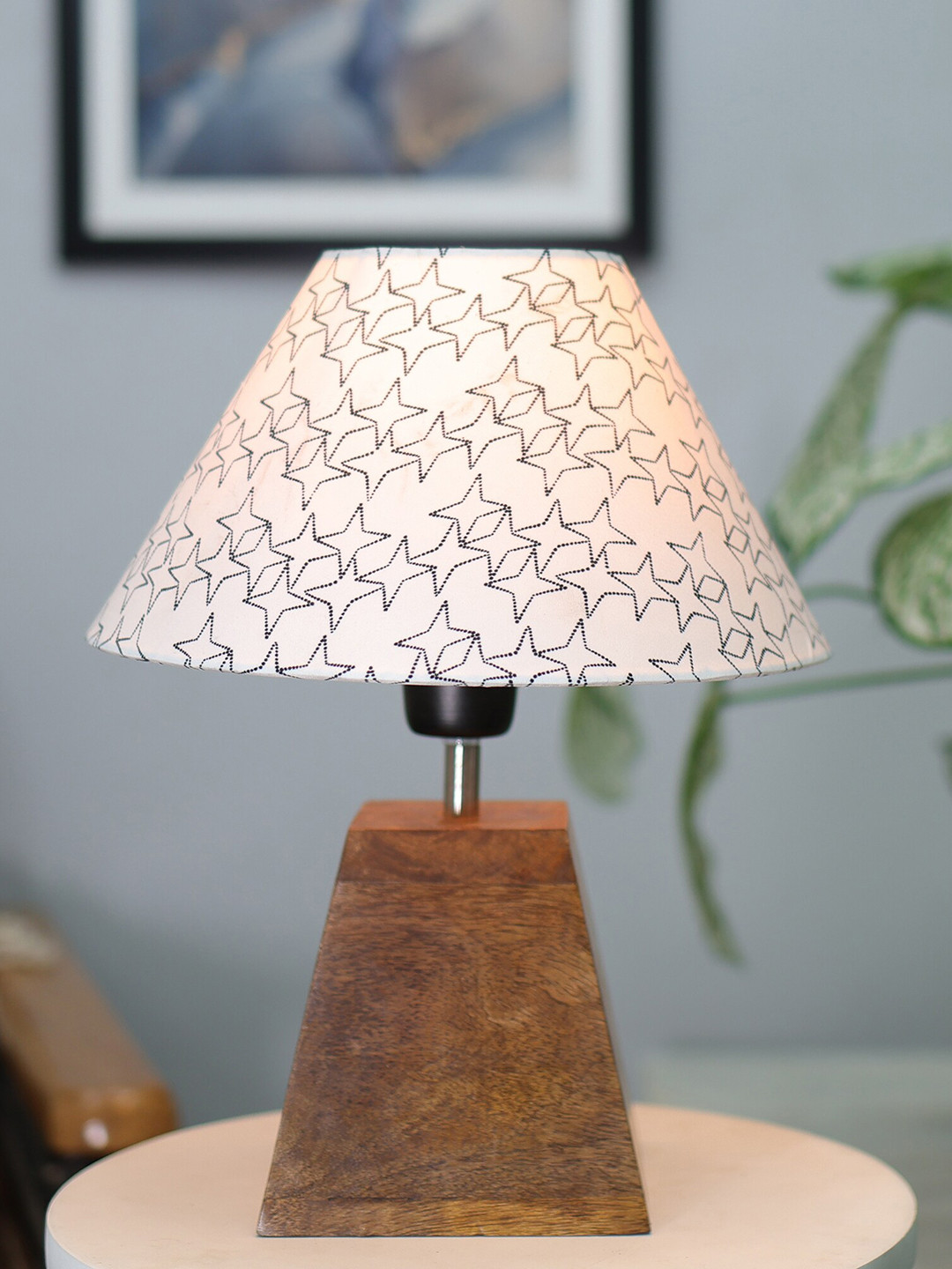 Homesake Pyramid Brown & White Star Printed Table Lamp With Wooden Base