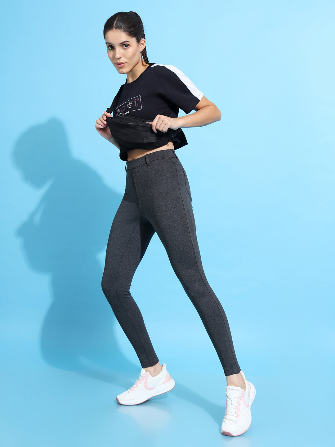 CULT Women 4 way stretch Mid-Rise Treggings