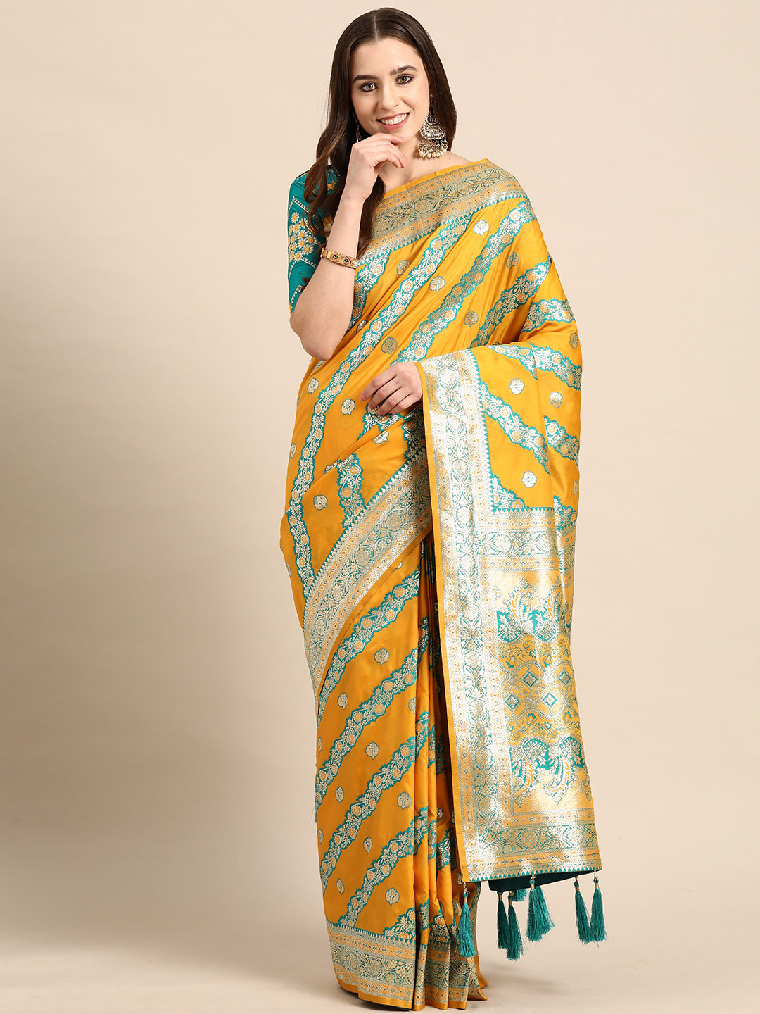 MANOHARI Leheriya Silk Blend Heavy Work Banarasi Saree