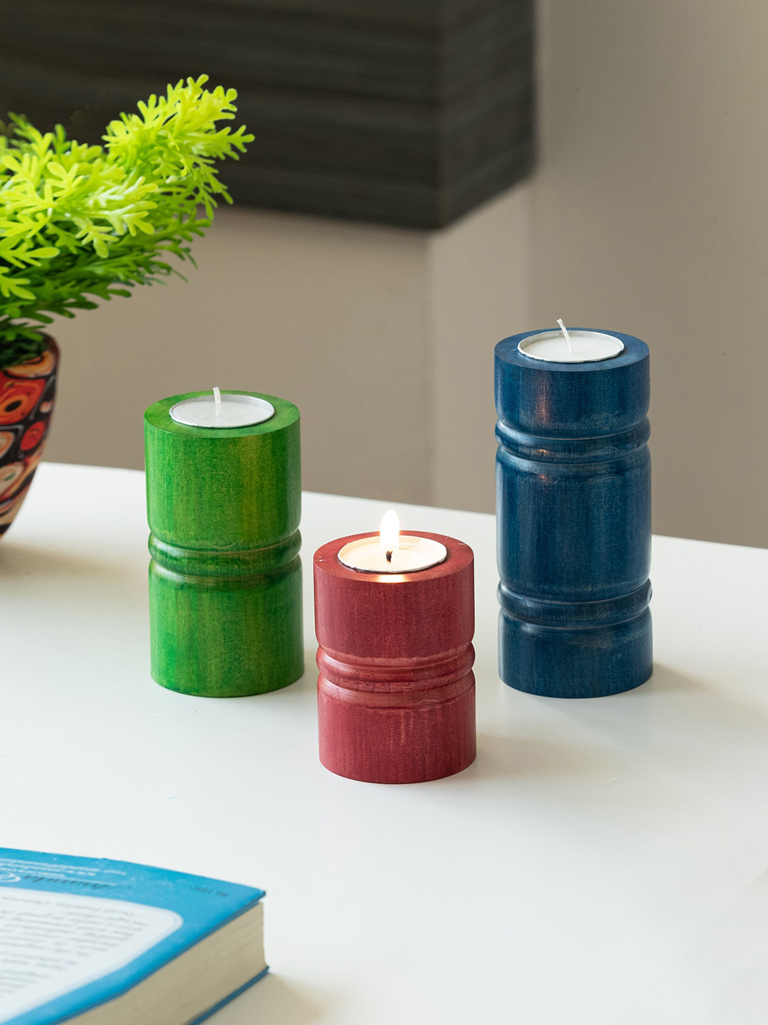 ExclusiveLane Jugnu Stambh Red & Blue 3-Pcs Patterned Brass Candle Holders