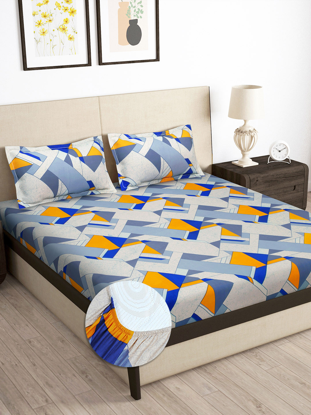 Story@home Arena White Geometric Microfiber 180 TC Fitted Queen Fine Bedsheet with 2 Pillow Covers-60 x 72 inches