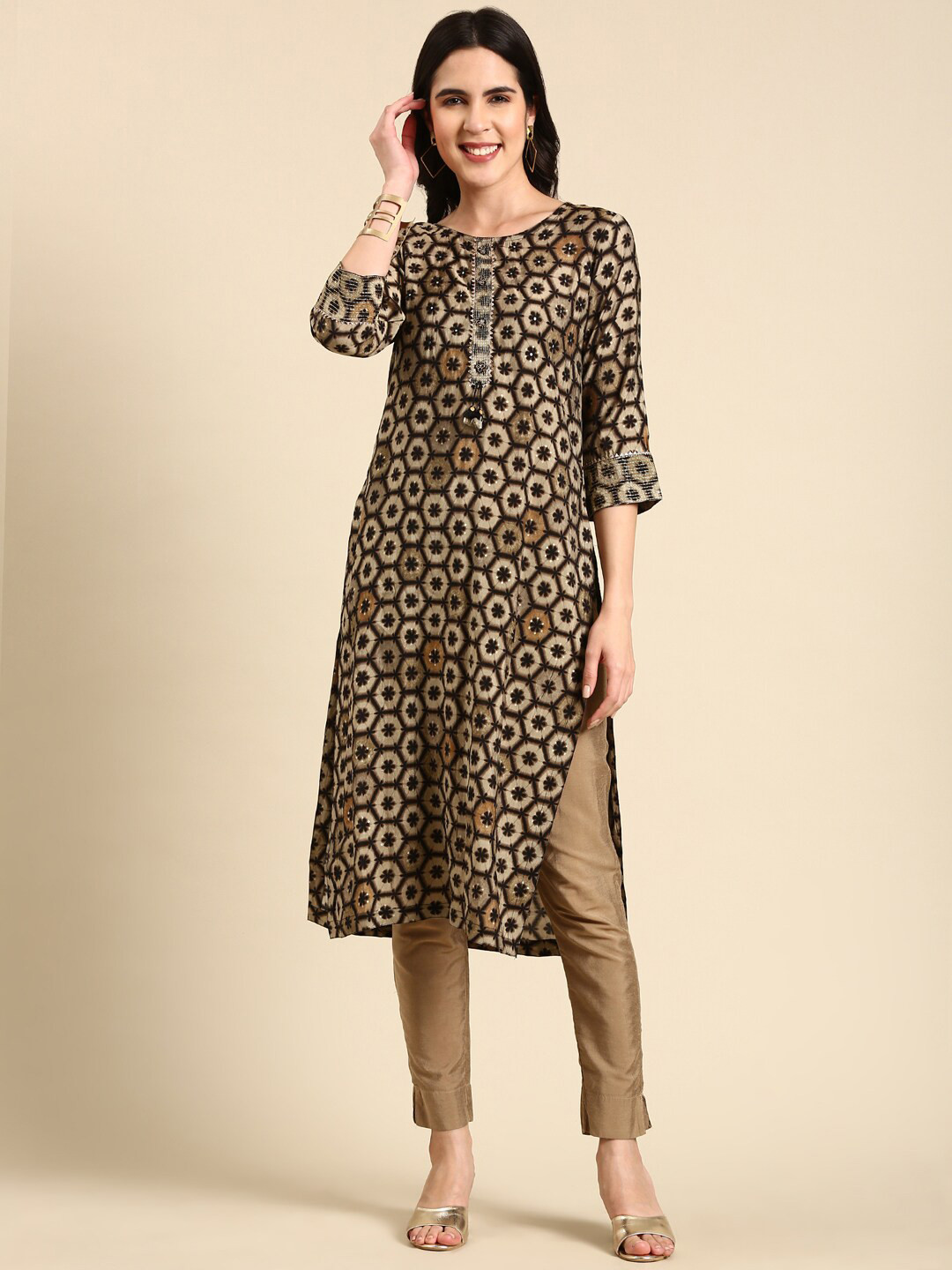 SHOWOFFFF Geometric Printed Gotta Patti Chanderi Silk Kurta