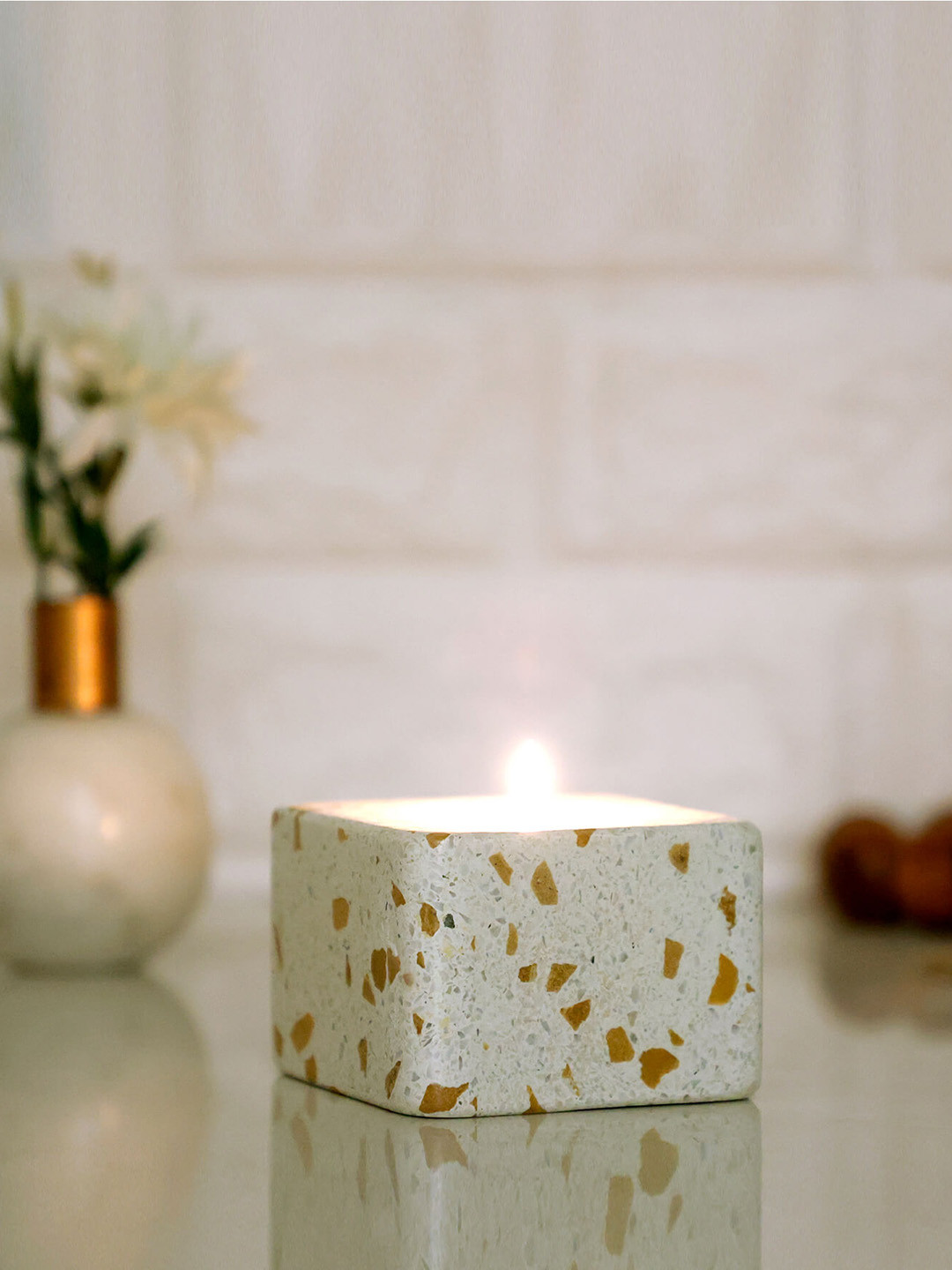 POSH-N-PLUSH White & Brown Textured Marble T-Light Holder