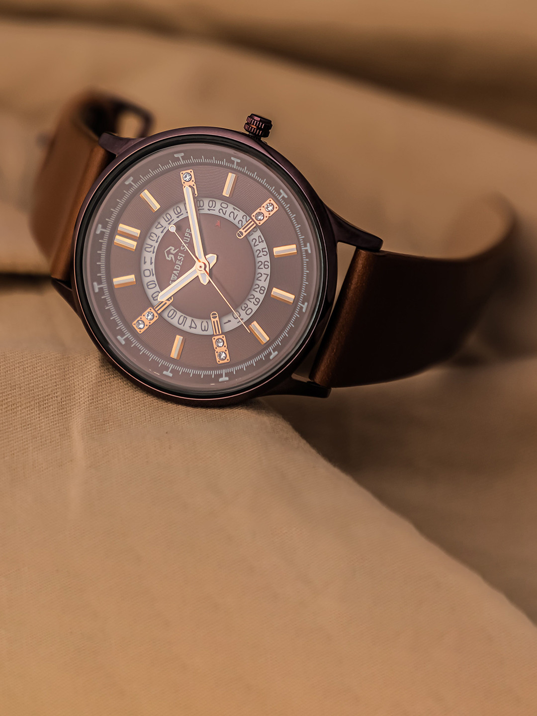 SWADESI STUFF Men Embellished Dial Leather Straps Analogue Watch SF0537 DARK BROWN