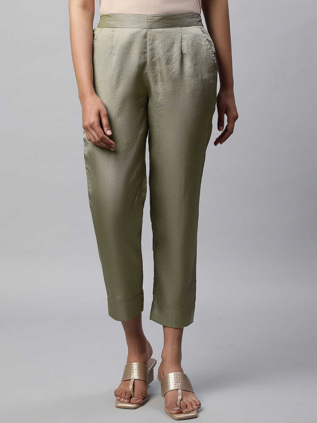 AURELIA Women Mid-Rise Plain Cropped Trousers