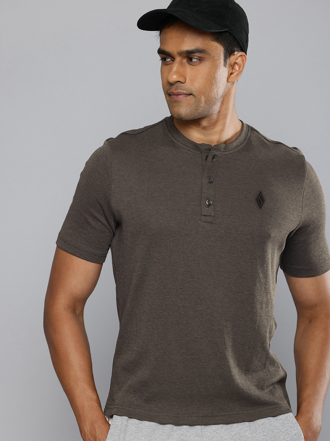 Skechers Goknit Pique Henley Collar Sports Regular Fit T-shirt