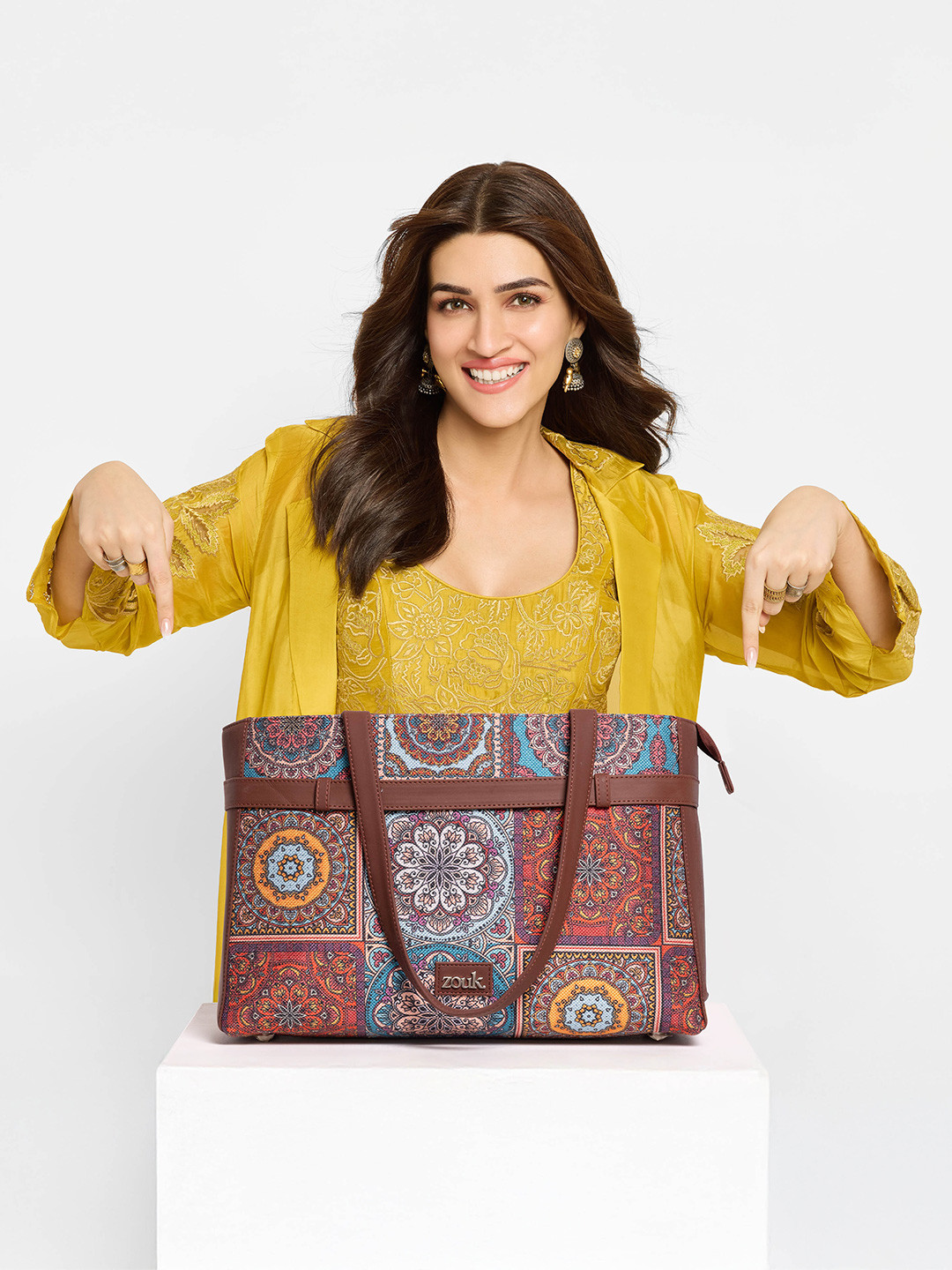 ZOUK Women Printed Structured Hobo Tote Bag