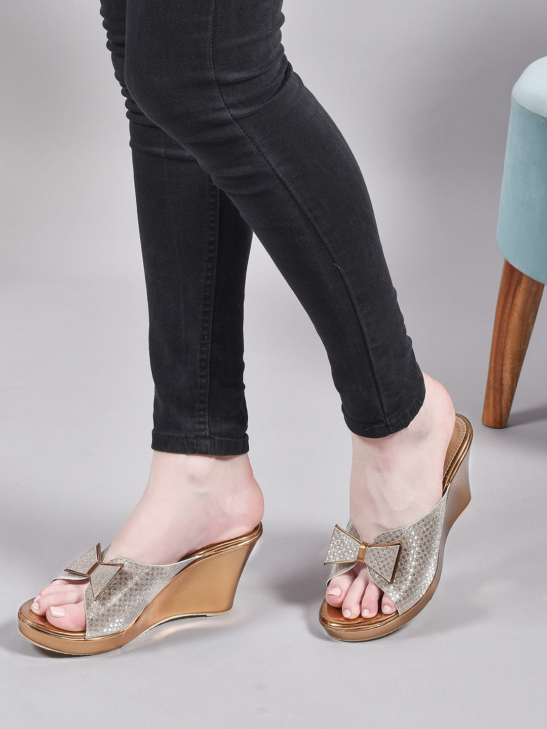 Action Embellished Open Toe Wedges With Bows