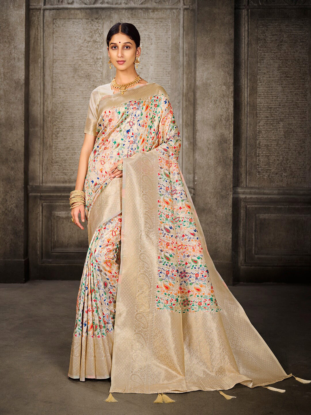 GAJARAI Ethnic Motifs Woven Design Zari Banarasi Saree