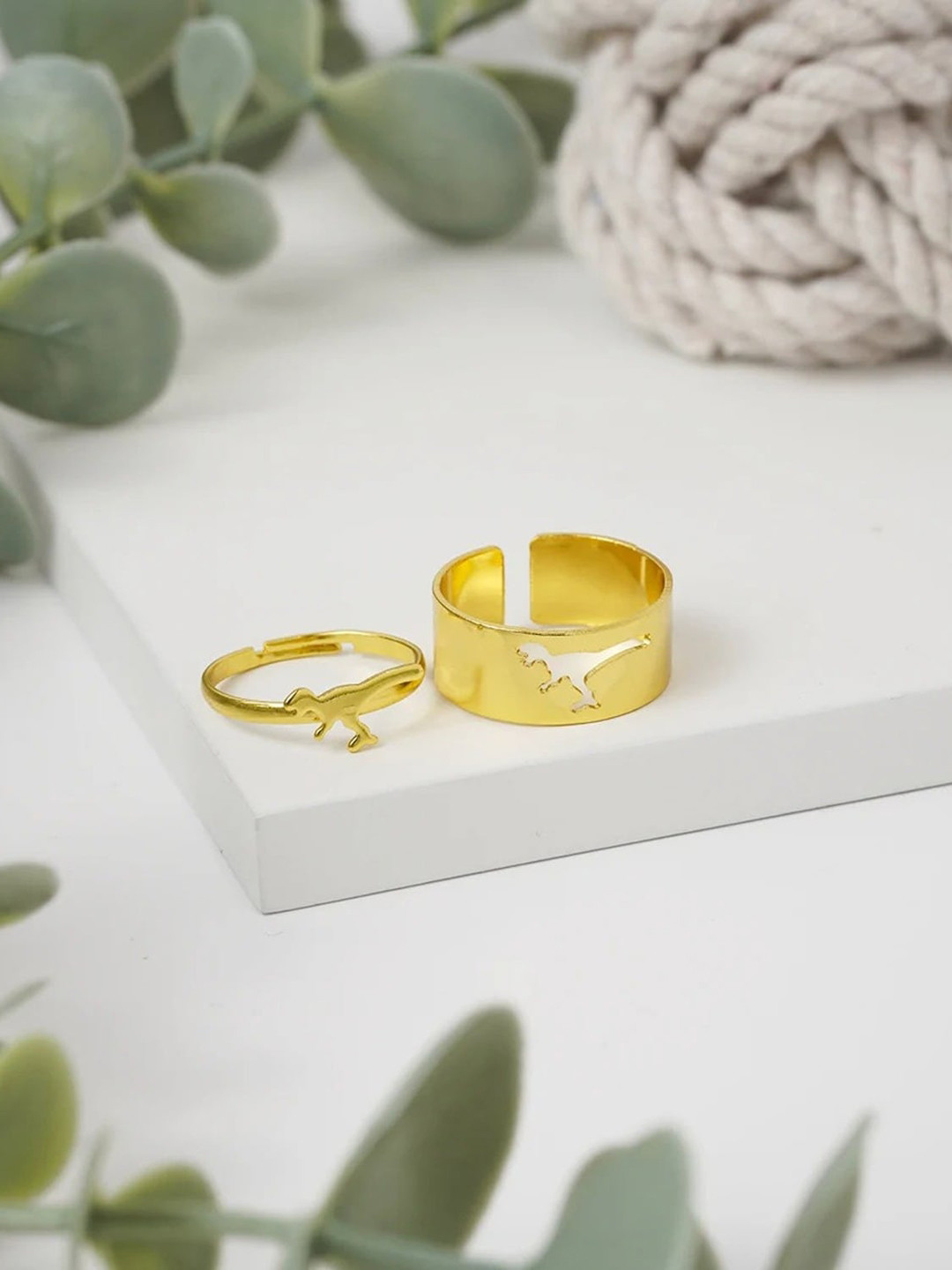 Pinapes Set Of 2 Gold-Plated Couple Finger Rings