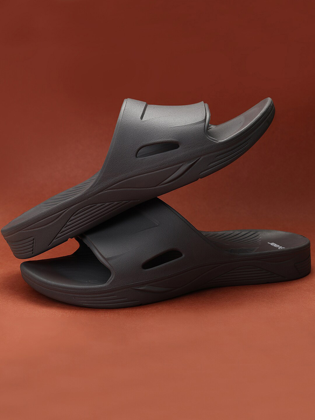 Svaar Men Rubber Sliders