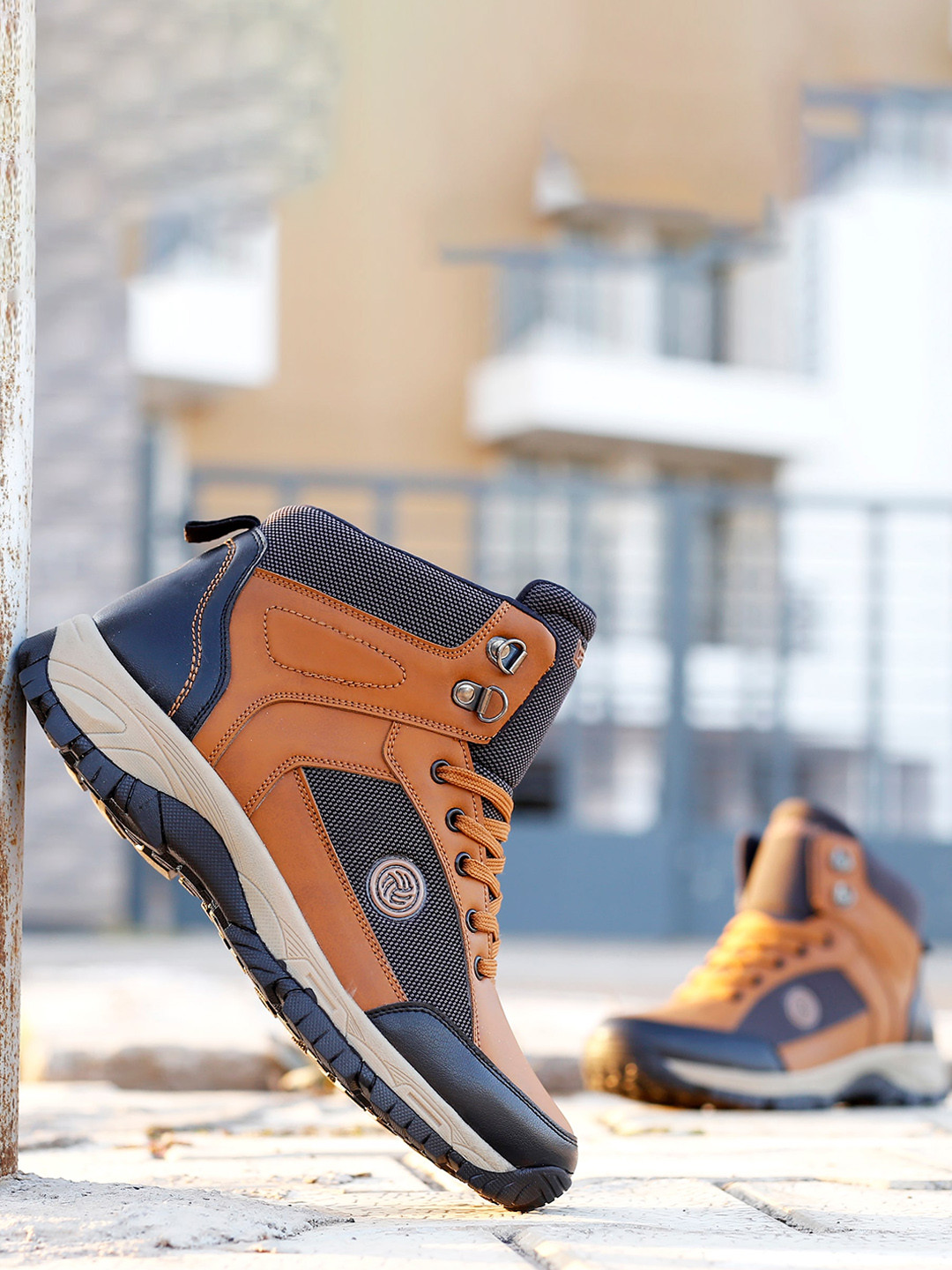 bacca bucci Men Textured Platform-Heeled Waterproof Hiking Boots
