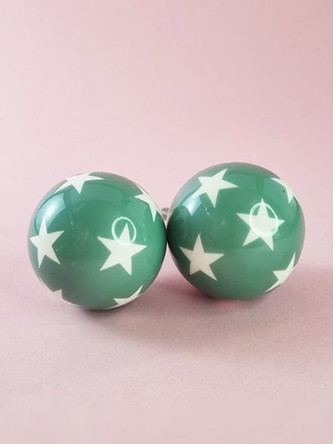 Folkstorys Galaxy 2-Pcs Green & White Star Printed Metal Drawer Knobs