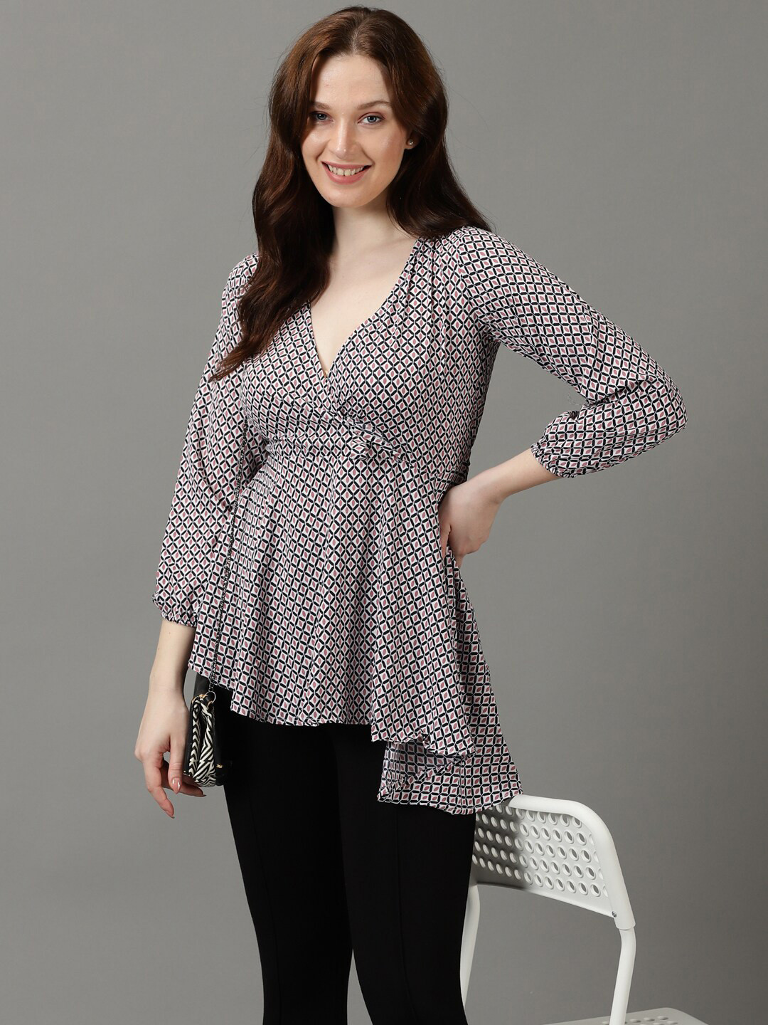 SHOWOFFFF Geometric Printed V-Neck Wrap Top