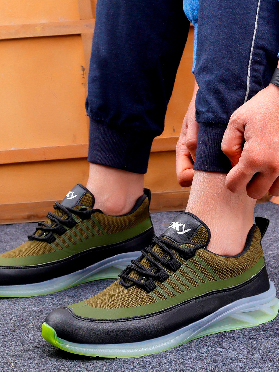 Bxxy Men Air Max Lightweight Mesh Non-Marking Running Shoes