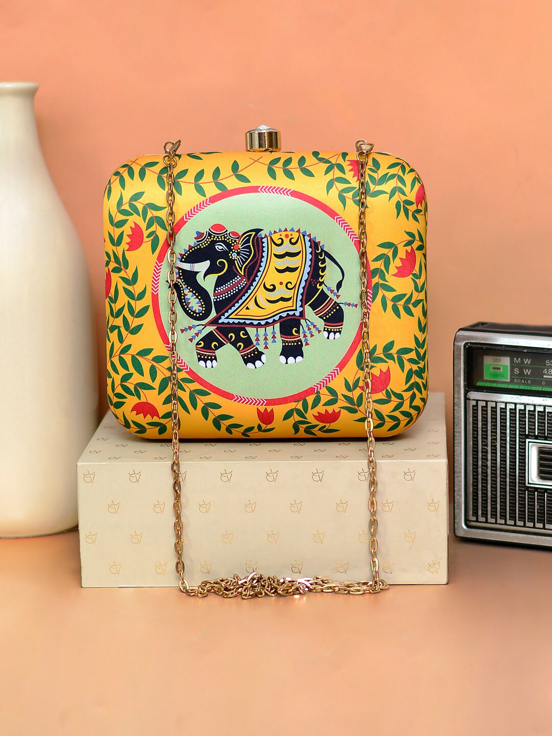 ARTKLIM Women Madhubani Elephant And Lotus Printed Box Clutch