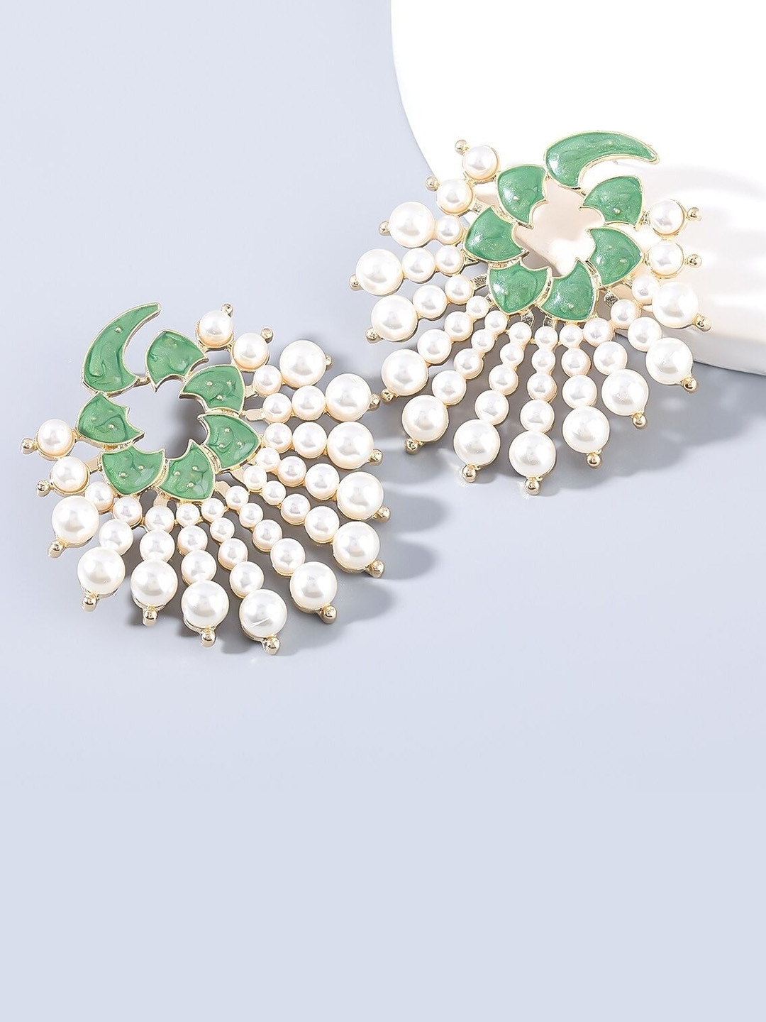 AVANT-GARDE PARIS Gold-Plated Classic Floral Design Studs Earrings