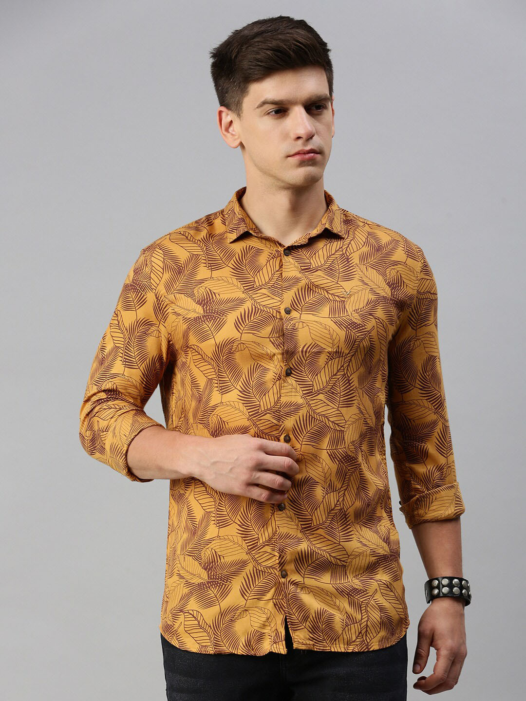 SHOWOFF Comfort Tropical Printed Cotton Casual Shirt