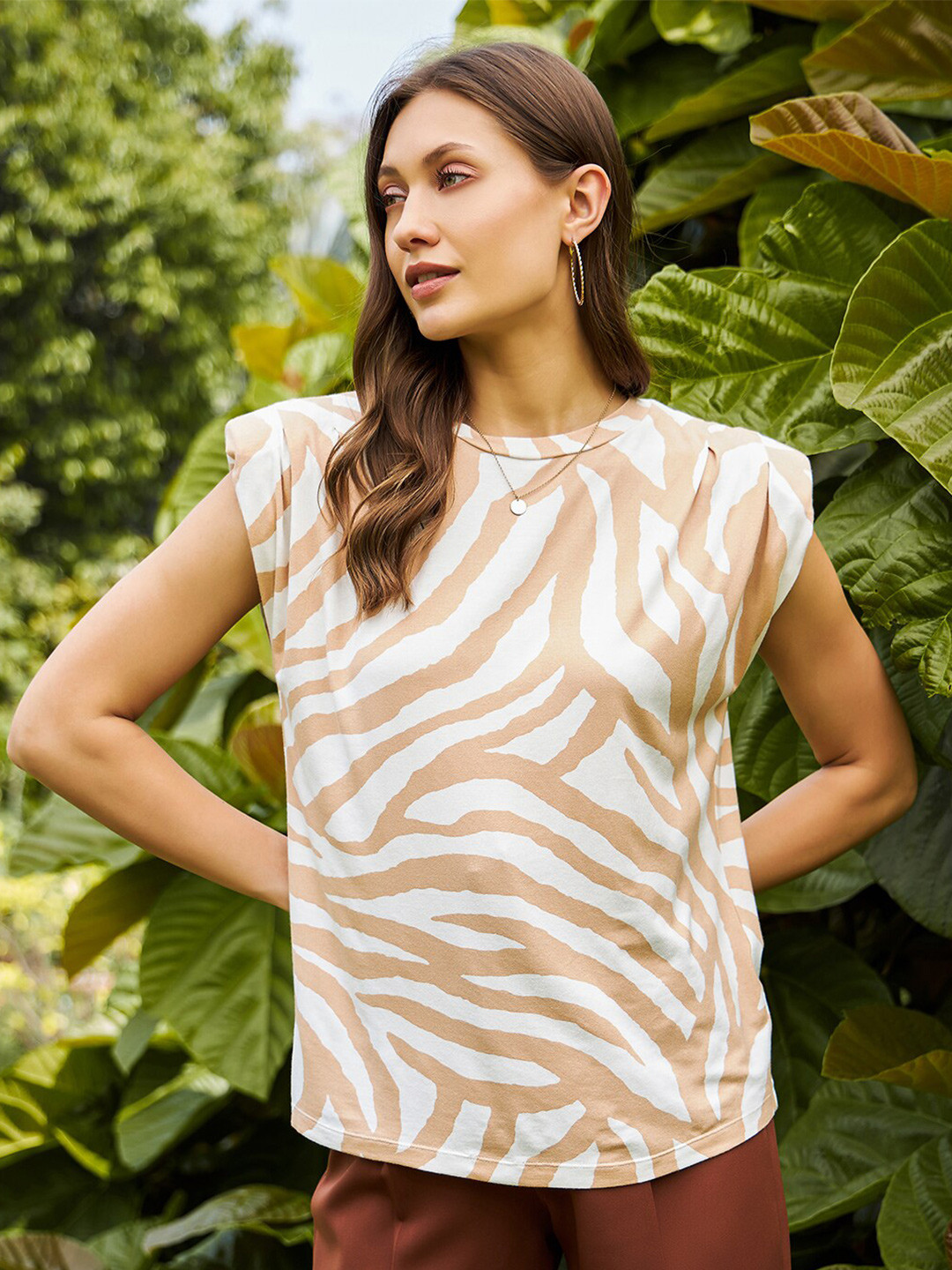 KASSUALLY White Abstract Printed Extended Sleeves Shoulder Padded Cotton T-shirt