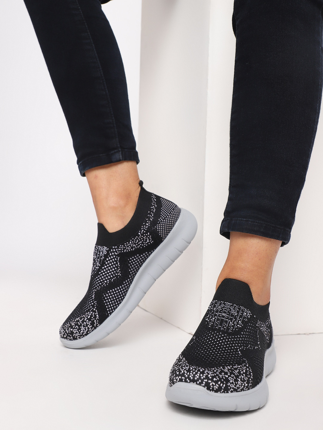 Marc Loire Women Lightweight Mesh Comfort Insole Contrast Slip-On Sneakers